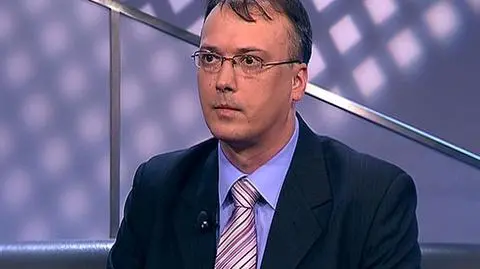 Brak nadzoru i nieprzeszkolona załoga, to prosta droga do wypadku na budowie. Nie egzekwując przepisów bezpieczeństwa pracodawca naraża się na pociągnięcie do odpowiedzialności karnej, mówi Grzegorz Łyjak z Głównego Inspektoratu Pracy.