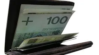 11.02 | Około 14 miliardów złotych zarobiły do tej pory dla siebie otwarte fundusze emerytalne na zarządzaniu pieniędzmi przyszłych emerytów. Czy ich usługi rzeczywiście były tyle warte? Reporterzy TVN24 sprawdzili na co OFE wydają zarobione pieniądze, ile płacą swoim akwizytorom i prezesom, oraz co myślą ci ostatni o najnowszych planach rządu. (TVN24)