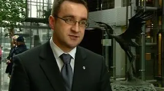 Miał być dwugodzinny strajk personelu pokładowego, ale godzina dziesiąta na warszawskim Okęciu minęła spokojnie, a samoloty odlatywały zgodnie z planem.
