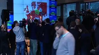 Poniedziałek rozpoczyna tydzień z dywidendą czyli wielkie wybieranie pieniędzy ze spółek skarbu państwa. Na jutro zaplanowane jest walne zgromadzenie akcjonariuszy w PKO BP, ale także w PZU, Enei i GPW. Możliwa też decyzja o dywidendzie w Polskiej Grupie Energetycznej. Budżet państwa dzisiaj potrzebuje szczególnie dodatkowych miliardów złotych jak nigdy wcześniej. Wiele wskazuje na to, że rozwiązania fiskalne mające na celu wygenerowanie dodatkowych wpływów do państwowej kasy mogą nie wystarczyć. 