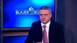 Rosną zatory płatnicze firm. Coraz więcej przedsiębiorstw – zwłaszcza z branży budowlanej – upada. W jaki sposób firma, która traci płynność finansową, między innymi przez problemy kontrahentów, może zwrócić się do banku z prośbą o rozłożenie rat na raty lub dłużą spłatę kredytu? Rozmowa z S. Świątkowskim, wiceprezesem zarządu FM Banku 