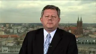 Naczelna Rada Lekarska po piątkowym spotkaniu z ministrem zdrowia Bartoszem Arłukowiczem zawiesiła decyzję o wypisywaniu tylko pełnopłatnych recept, także na leki refundowane. Czy apteki są przygotowane na ewentualne zamieszkanie? Na ile jest to decyzja ostateczna? Rozmowa z Grzegorzem Kucharewiczem, prezesem Naczelnej Rady Aptekarskiej. 