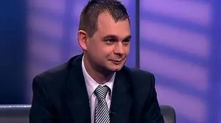 Niezawiniona stłuczka tuż przed wakacyjnym wyjazdem? Korzystając z własnego AC i warsztatu, który ma umowę z ubezpieczycielem możesz zaoszczędzić na... czasie - nawet 2 miesiące. Może wygodniej i korzystniej finansowo będzie naprawić auto na własną rękę? O licznych sposobach na zaoszczędzenie czasu i pieniędzy przy naprawie auta Robert Stankiewicz rozmawiał z Marcinem Tarczyńskim z Polskiej Izby Ubezpieczeń.