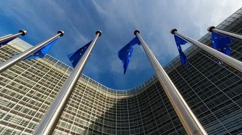 Koronawirus a gospodarka. KE zatwierdziła polski program dotacji do odsetek firm