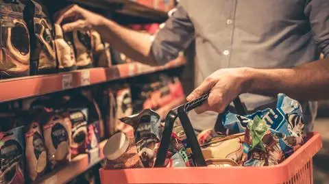 Zakupy w Wigilię i sylwestra. Sklepy będą otwarte krócej