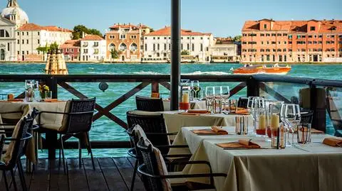 Japończycy zapłacili za obiad ponad 1000 euro. "Polaków nie atakują"