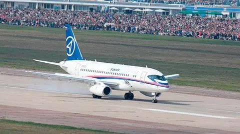 Suchoj SuperJet 100 ma konkurować z gigantami: Boeingiem i Airbusem
