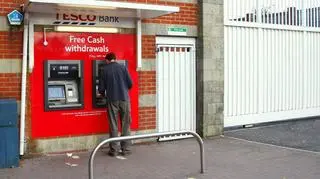 bankomat tesco bank uk shutterstock_420067492.jpg