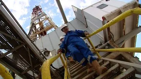 05.07 | W okolicach Kutna w ruch wkrótce pójdą potężne wiertła. PGNiG i amerykańskie FX Energy będą szukać tam gazu - nie łupkowego, konwencjonalnego. A szukać warto, bo wstępne szacunki mówią, że pod Kutnem może znajdować się nawet 100 mld sześc. surowca. (TVN24)
