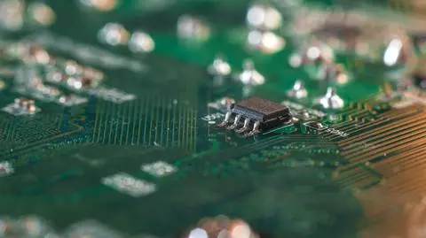 Amazon i Apple chcą kupić dział mikroprocesorów Toshiby