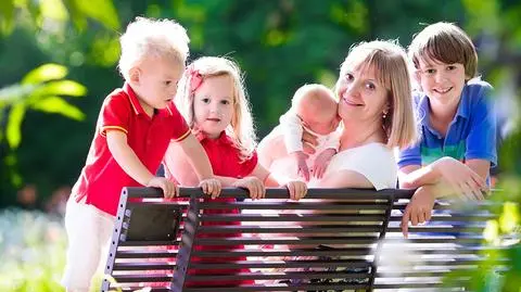 Mama 4 plus. Sejm przyjął projekt ustawy o emeryturach dla matek