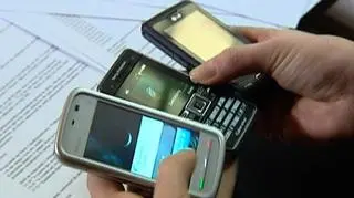 Wyższy VAT - trudno. Skoro ma być, niech przynajmniej obędzie się bez chaosu - apelują do rządu przedsiębiorcy. Na razie jednak rząd Donalda Tuska nie spieszy się ze zmianą przepisów. Czasu do końca roku jest coraz mniej. Zbyt późna zmiana przepisów może sprawić, że nie wszyscy zdążą przygotować się do wprowadzenia nowych stawek podatku VAT. 