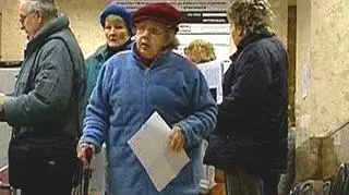 Według założeń nowej ustawy prawo do wcześniejszej emerytury nabyliby mężczyźni w wieku 60 lat i kobiety w wieku 55 lat. 