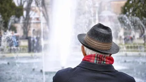 Okres ochronny przed emeryturą. Kiedy się zaczyna? Kiedy szef nie może zwolnić?