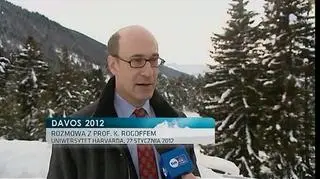 Grecja nie zdoła utrzymać się w strefie euro - powiedział w Davos Kenneth Rogoff. Profesor Harvarda ocenia, że nawet wprowadzając kolejne reformy Ateny popełniły zbyt wiele błędów, aby wyjść na prostą pozostając w Eurolandzie. Według ekonomisty ludzie od średniowiecza popełniają ciągle podobne błędy, które prowadzą do głębokich kryzysów. 