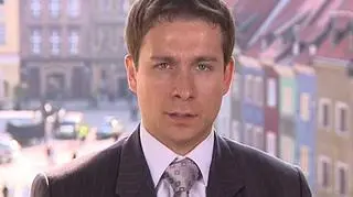 Akcje spółki poszły w górę po informacji ze spółka podpisała umowę z dellem na mocy której będzie dokonywać bezpośrednich zakupów sprzętu komputerowego oraz oferować go swojej sieci sprzedaży . Jak wyglądała wielkość sprzedaży w pierwszym kwatrale w spółce komputronik odpowie nam W TVN CNBC Biznes Wojciech Buczkowski prezes komputronika 