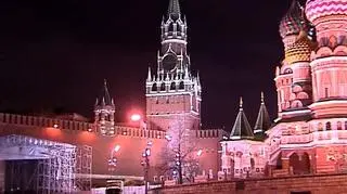 Rosja właśnie rozpoczęła grę, której zakończenie jest nie przewidywalne. Jeden ze scenariuszy zakłada puste rurociągi w kierunku krajów Unii Europejskiej. Czy wspólnota potrafiłaby poradzić sobie z zakręconym kurkiem na wschodzie? Czy w Rosji rzeczywiście polityczne animozje mogą wziąć górę nad ekonomicznym rachunkiem?