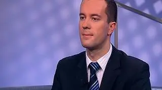 Wtorek to ostatni dzień na zakupy firmowe, które pomogą zmniejszyć podwójną zaliczkę podatkową za listopad i grudzień. Co można sobie jeszcze kupić rzutem na taśmę żeby zapłacić fiskusowi mniej ? Czy można wcześniej wypłacić pensje i składki ZUS za grudzień? Na te i inne pytania w magazynie "Blajer mówi: Biznes" odpowiadał Andrzej Pośniak, doradca podatkowy CMS Cameron McKenna.