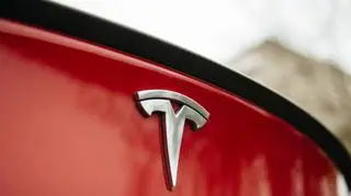 Tesla wprowadza dwa nowe, tańsze modele 