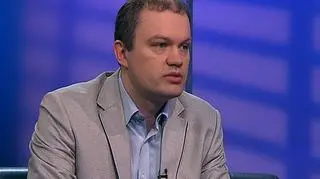 iPad zbiera niezłe recenzje. Dwie duże amerykańskie gazety - czyli The New York Times i the Wall Street Journal - chwalą nowe dziecko Apple za łatwość obsługi i długą żywotność baterii. Sprzedaż iPadów w Stanach Zjednoczonych ruszy 3 kwietnia. Kiedy ten produkt trafi do Polski? Jak będzie wyglądał rynek po upowszechnieniu telewizji 3D ? O tym w magazynie Pieniądze od Rana Michał Adamczyk z magazynu Chip.