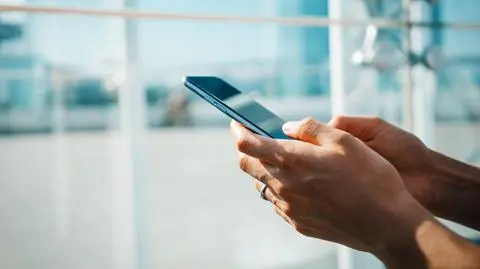 Metoda "na dopłatę". Orange ostrzega przed oszustami