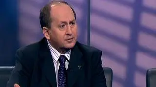 Ostrożnie z kredytami w walutach obcych - ostrzega w TVN CNBC Biznes prezes Związku Banków Polskich Krzysztof Pietraszkiewicz. Od jutra w życie wchodzi rekomendacja SII umożliwiająca spłatę kredytu walutowego bezpośrednio w walucie obcej. Zdaniem ekspertów zmiana sposobu spłaty kredytu może być ryzykowna i przy okazji kosztowna. O szczegóły w programie "Pieniądze od Rana" pytał Robert Stankiewicz.