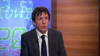 Zapraszamy do szkoły inwestowania w waluty. Inwestując  na forexie powinniśmy znać się na gospodarce kraju, którego walutą się interesujemy. Jeśli nie mamy czasu na śledzenie kalendarza wydarzeń gospodarczych, nie inwestujmy, przekonuje Marek Rogalski, analityk DM BOŚ. 
