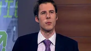 Ostatnie miesiące pokazały, że w czasie zawirowań na rynkach inwestorzy przenoszą zainteresowanie z giełd na złoto. W jego cieniu pozostaje inny szlachetny metal - srebro. O tym, jakie są jego zalety i w jakich sytuacjach warto w nie inwestować w Godzinie dla Pieniędzy opowiadał Maciej Bitner z Wealth Solutions.