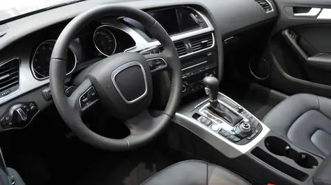 Nowoczesne auta narażone na cybernetycznych włamywaczy. "Mogą nawet blokować hamulce"