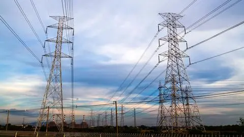 URE alarmuje: Firmy nie mają ofert sprzedaży prądu