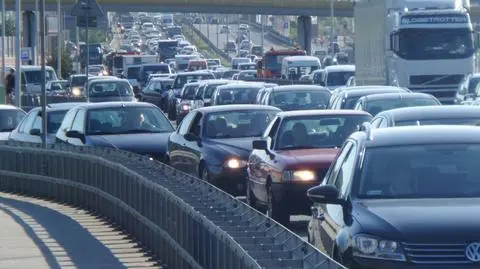 Karanie właściciela auta za niewskazanie kierującego konstytucyjne?