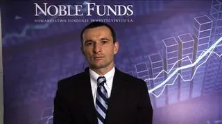 Rynki w napięciu czekają na dzisiejszą decyzję Amerykańskiej Rezerwy Federalnej. Poznamy ją o 20:15 polskiego czasu. Jaka będzie decyzja FED? Co dalej z ratingiem USA? Rozmowa z z Mariuszem Staniszewskim, prezesem Noble Funds TFI.