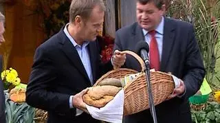 Platforma Obywatelska łakomym okiem spogląda na poletko swojego koalicjanta i chce zalegalizować "szarą strefę" na wsi, zwalniając ją z... podatków. Ma to dotyczyć wytwórców pieczywa, serów, dżemu i wędlin. Ale czy w okresie wyborczym takie działanie nie jest raczej kiełbasą wyborczą i jakie mogą być realne korzyści z takiego pomysłu? 