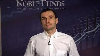 Rezerwa Federalna zadecydowała o utrzymaniu obecnej polityki monetarnej. Komitet Otwartego Rynku nie wprowadził nowych instrumentów, które mogłyby pobudzić amerykańską gospodarkę. Fed obniżył za to prognozy dla amerykańskiej gospodarki. Rozmowa z prezesem Noble Funds TFI, Mariuszem Staniszewskim.