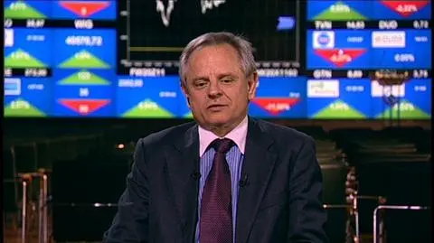 Ministrowie finansów UE zgodzili się w weekend, że banki będą musiały zaakceptować większe straty na greckim długu niż uzgodnione w lipcu 21%. Z wniosków ekspertów trojki wynika, że może to być nawet 50-60%. A największe europejskie banki będą musiały zdobyć nawet 108 mld euro dodatkowego kapitału w ciągu najbliższych 6-9 miesięcy by sprostać nowym wymogom kapitałowym. rozmowa z prezesem Deutsche Bank Polska, Krzysztofem Kalickim.