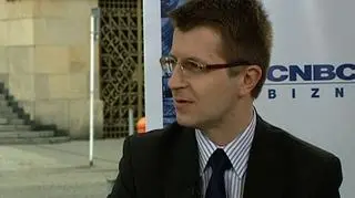PGE najprawdopodobniej w IV kwartale zadebiutuje na warszawskiej giełdzie - podkreślił na antenie TVN CNBC Biznes prezes spółki. Tomasz Zagroda wierzy, że z emisji akcji spółka jest w stanie pozyskać 4 miliardy złotych. Podczas Europejskiego Kongresu Gospodarczego Marek Tejchman rozmawiał z Tomaszem Zagrodą, prezesem PGE.