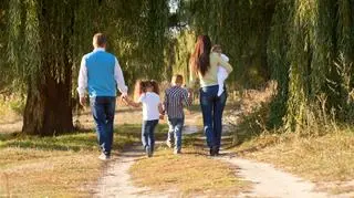 Rafalska o 500 plus: złożono 2,5 mln wniosków. Tempo ich składania wyhamowało 