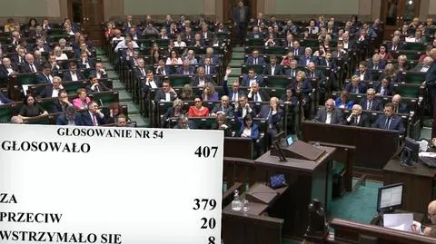 Sejm uchwalił nowelizację ws. rozszerzenia programu Rodzina 500 plus
