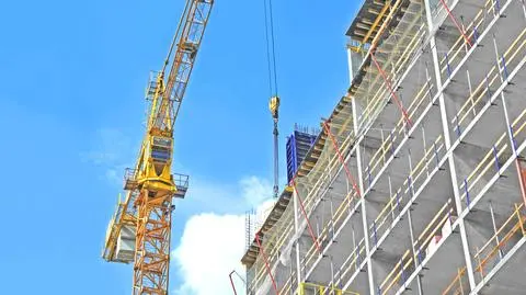 Polacy kupują klitki. Mieszkania na rynku coraz mniejsze