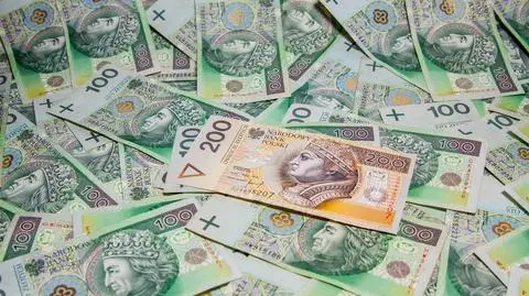 Złoty traci. Przez Grecję i Ukrainę