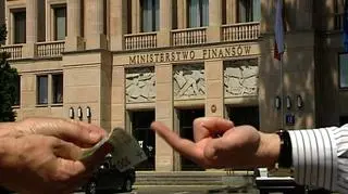 Minister Finansów zapowiedział podniesienie składki zdrowotnej, jednak nie ma perspektyw na obniżenie podatków, czy zwiększenie możliwej do odliczenia kwoty tytułem składki zdrowotnej. Obniżanie podatków, czy też wprowadzenia podatku liniowego to wciąż niestety tylko mgliste zapowiedzi.