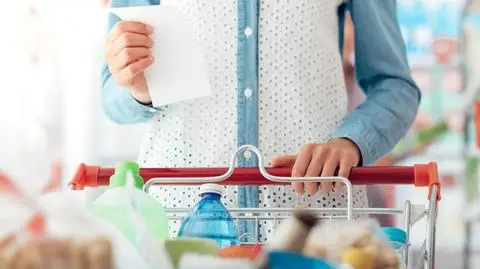 Żywność tanieje i będzie tanieć - podaje "Rzeczpospolita"