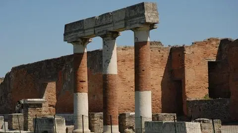 Pompeje i nowe zasady zwiedzania. Nie wolno jeść i chodzić w negliżu