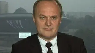 Fabryka samochodów Opla w Gliwicach pracuje pełną parą. Nie przeszkadza jej nawet panująca na południu powódź. Dostawy od kooperantów nie są zakłócone. W tym roku zakład planuje zwiększyć produkcję o 60-70 %, czyli do prawie 160 tysięcy sztuk samochodów rocznie. W celu uzyskania wyniku pracownicy pracują już na trzy zmiany, a dodatkowo przyjęto ok. 630 nowych pracowników. O planach i sytuacji gliwickiej fabryki w programie "Pieniądze od rana", z Robertem Stankiewiczem rozmawiał Andrzej Korpak, szef fabryki Opla w Gliwicach