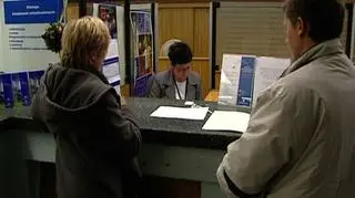 Mniejsze obostrzenia przy zaciąganiu kredytów to dobra informacja dla planujących kupno własnego M. Dobra i nie jedyna. Kolejna to nowe zasady przy likwidacji książeczek mieszkaniowych. Od kwietnia pieniądze na nich gromadzone będzie można przeznaczyć nie tylko na kupno własnego lokum, ale także na sfinansowanie wkładu własnego czy remontu. Sprawdzała to Karolina Hytrek. 