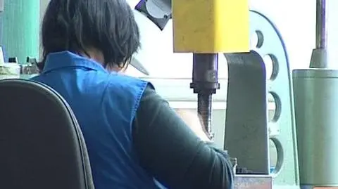 GUS: produkcja w dół o 14,3%