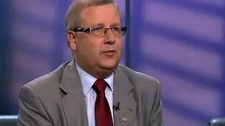 O 14 proc. w ciągu ostatniego roku zdrożała ziemia rolna - podała Agencja Nieruchomości Rolnych. I ta sytuacja prędko się nie zmieni. Dr Tomasz Nawrocki, prezes agencji potwierdził na antenie TVN CNBC Biznes, że według jego ekspertów cena gruntów w Polsce nadal będzie rosnąć. Czy w związku z tym warto zainwestować w grunty rolne? A może rozwiązaniem jest przekwalifikowanie działki z rolnej na budowlaną lub rekreacyjną? Na te i inne pytania odpowiadaliśmy w programie "Pieniądze od rana." 