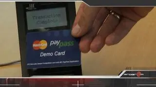 Dziś w "Programie" przyjrzymy się z bliska najnowszym technologiom, stosowanym w aparatach cyfrowych. Zajmiemy się także nowymi formami płatności elektronicznej.