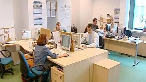 Coraz więcej Polaków oszczędza w OFE