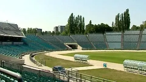 Zbudować stadiony... i umrzeć